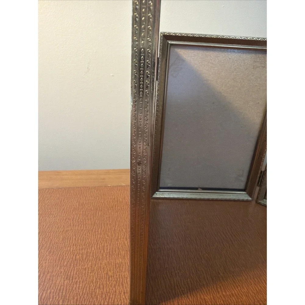 Vtg Brass Glass Trifold Picture Frame Holds 3 5